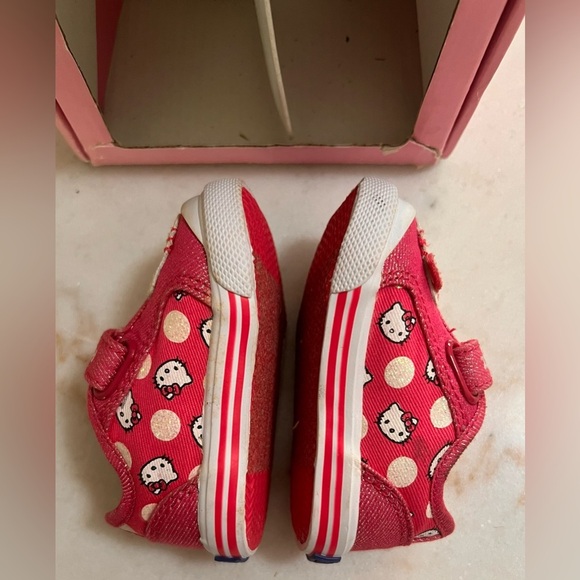Hello Kitty Kids Sneakers - Red and White - Picture 4 of 10